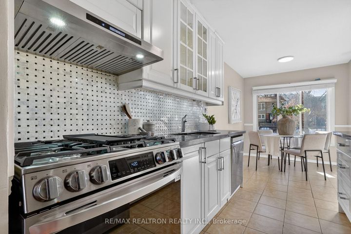 Photo 8 at 1787 Listowell Crescent, Liverpool, Pickering