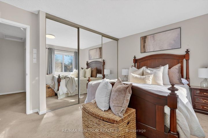 Photo 23 at 1787 Listowell Crescent, Liverpool, Pickering