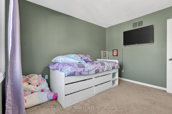 Photo 31 at 1787 Listowell Crescent, Liverpool, Pickering