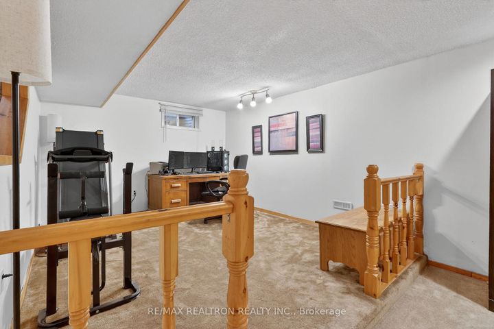 Photo 32 at 1787 Listowell Crescent, Liverpool, Pickering