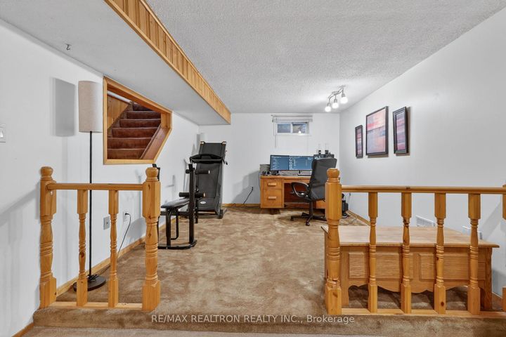 Photo 33 at 1787 Listowell Crescent, Liverpool, Pickering