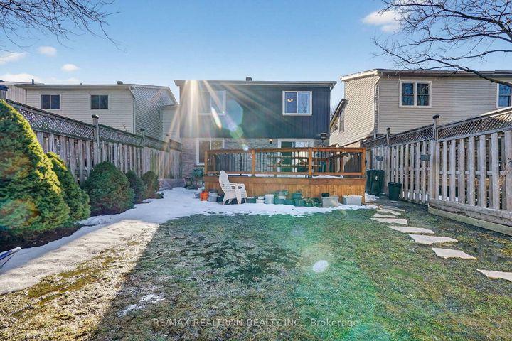 Photo 43 at 1787 Listowell Crescent, Liverpool, Pickering