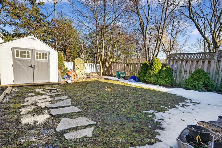 Photo 44 at 1787 Listowell Crescent, Liverpool, Pickering