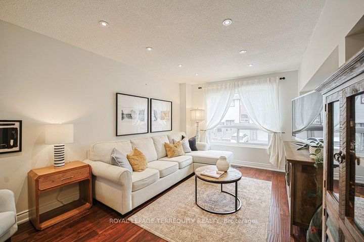 Photo 12 at 43 - 1221 Dundix Road, Applewood, Mississauga