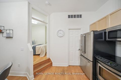 Photo 2 at 121 - 71 McCaul Street, Chinatown, Toronto