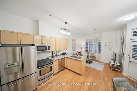 Photo 5 at 121 - 71 McCaul Street, Chinatown, Toronto