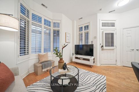 Photo 7 at 121 - 71 McCaul Street, Chinatown, Toronto