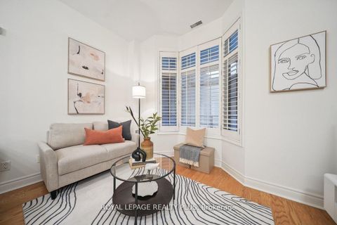 Photo 8 at 121 - 71 McCaul Street, Chinatown, Toronto