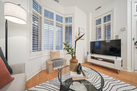 Photo 12 at 121 - 71 McCaul Street, Chinatown, Toronto