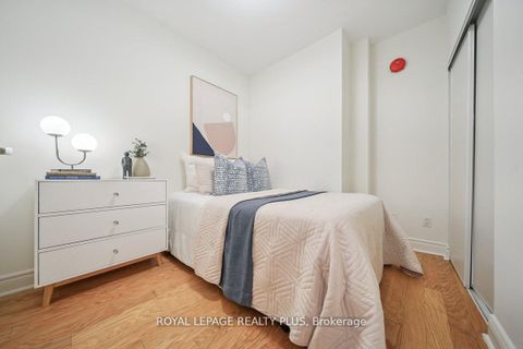 Photo 17 at 121 - 71 McCaul Street, Chinatown, Toronto