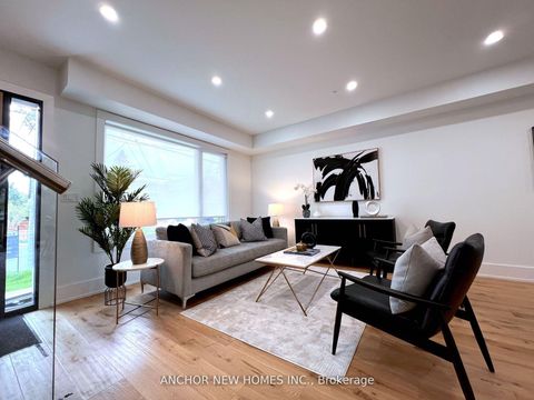 Photo 4 at 257 Chisholm Avenue, Lumsden, Toronto