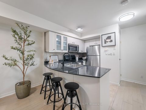 Photo 4 at 712 - 42 Western Battery Road, Niagara, Toronto