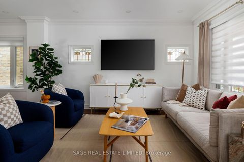 Photo 4 at 220 Westwood Avenue, East York, Toronto