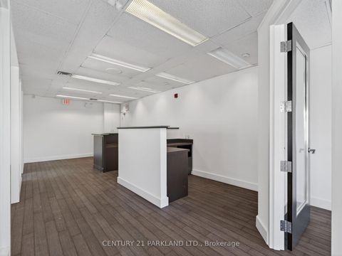 Photo 5 at 609 - 220 Duncan Mill Road, Windfields, Toronto