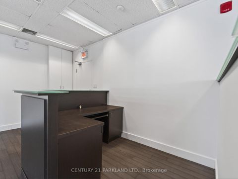 Photo 6 at 609 - 220 Duncan Mill Road, Windfields, Toronto