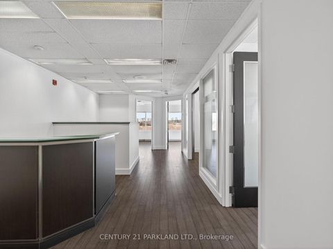 Photo 7 at 609 - 220 Duncan Mill Road, Windfields, Toronto