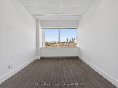 Photo 13 at 609 - 220 Duncan Mill Road, Windfields, Toronto