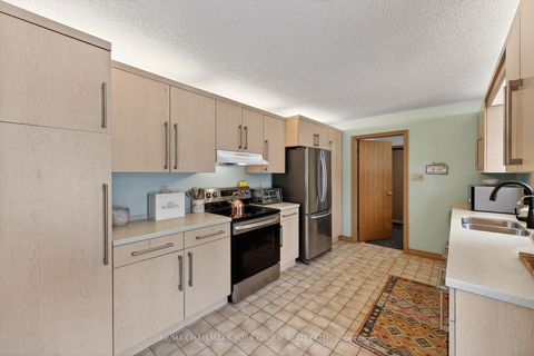 Photo 15 at 103 Curtis Crescent, King City, King