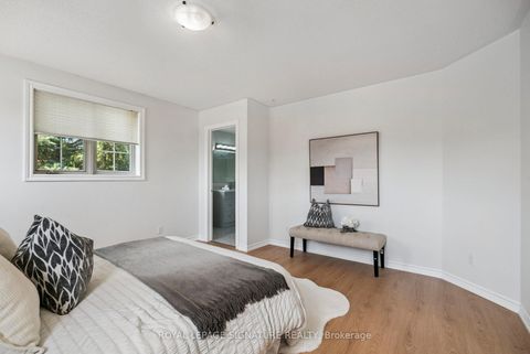 Photo 31 at 12 Mccullough Court, South Shore, Barrie