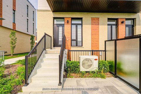 Photo 5 at 601 - 7 Steckley House Lane, Rural Richmond Hill, Richmond Hill