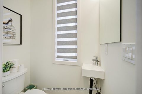 Photo 7 at 601 - 7 Steckley House Lane, Rural Richmond Hill, Richmond Hill