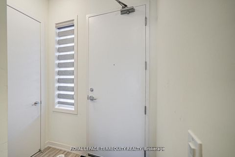 Photo 8 at 601 - 7 Steckley House Lane, Rural Richmond Hill, Richmond Hill