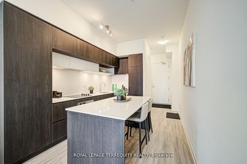 Photo 9 at 601 - 7 Steckley House Lane, Rural Richmond Hill, Richmond Hill