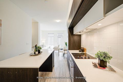 Photo 11 at 601 - 7 Steckley House Lane, Rural Richmond Hill, Richmond Hill