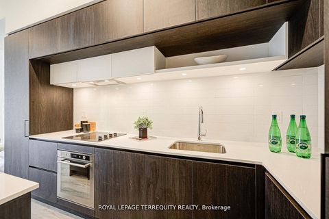 Photo 12 at 601 - 7 Steckley House Lane, Rural Richmond Hill, Richmond Hill