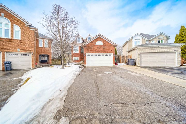 Photo 1 at 5581 Wheatland Court, East Credit, Mississauga