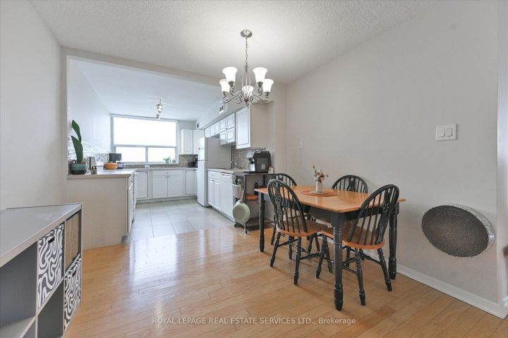 Photo 12 at 801 - 355 Rathburn Road E, Rathwood, Mississauga