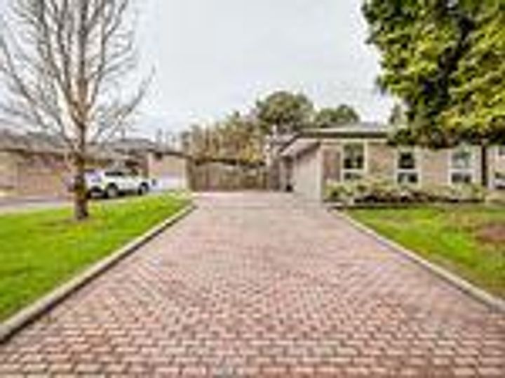 Photo 1 at 802 Modlin Road, Bay Ridges, Pickering