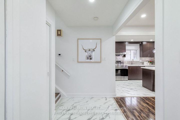 Photo 4 at 802 Modlin Road, Bay Ridges, Pickering