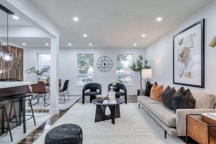 Photo 6 at 802 Modlin Road, Bay Ridges, Pickering