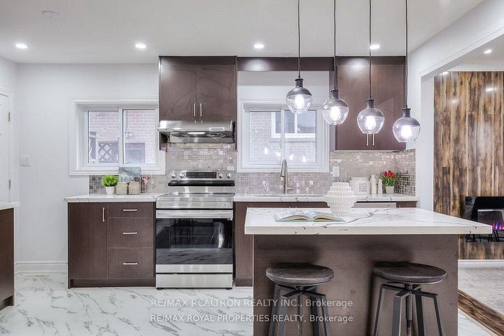 Photo 12 at 802 Modlin Road, Bay Ridges, Pickering