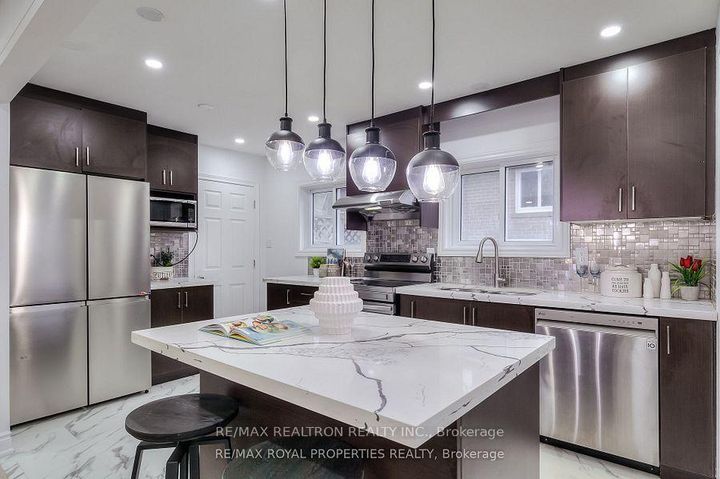 Photo 13 at 802 Modlin Road, Bay Ridges, Pickering