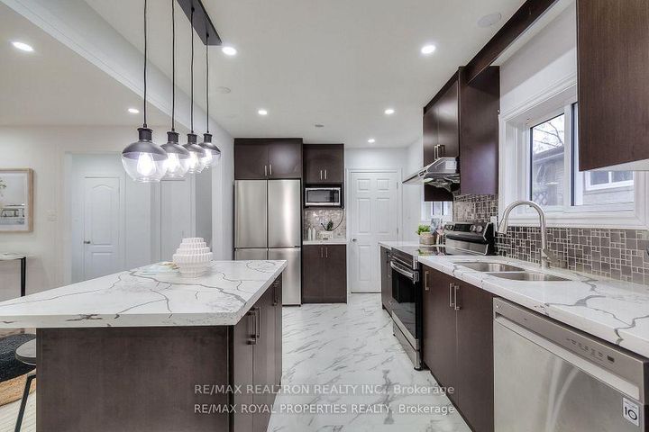 Photo 16 at 802 Modlin Road, Bay Ridges, Pickering