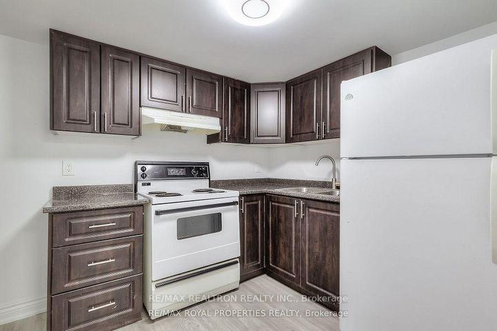 Photo 17 at 802 Modlin Road, Bay Ridges, Pickering