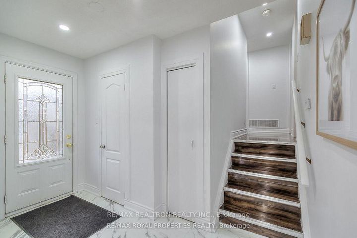 Photo 21 at 802 Modlin Road, Bay Ridges, Pickering