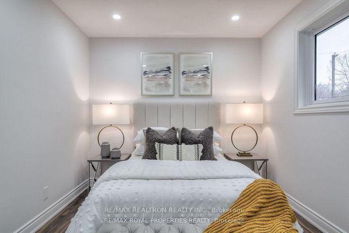 Photo 23 at 802 Modlin Road, Bay Ridges, Pickering