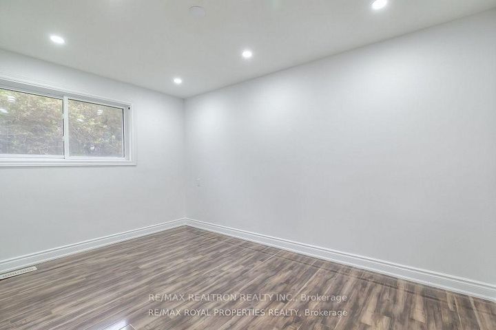 Photo 26 at 802 Modlin Road, Bay Ridges, Pickering