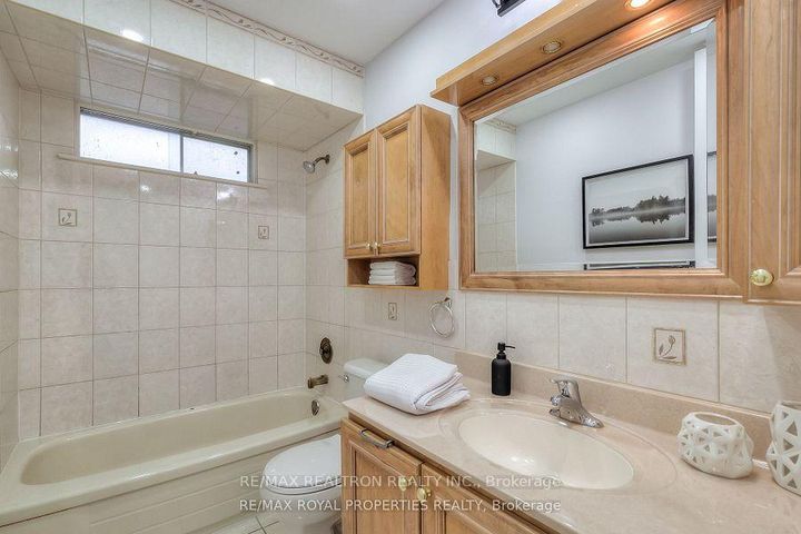 Photo 27 at 802 Modlin Road, Bay Ridges, Pickering