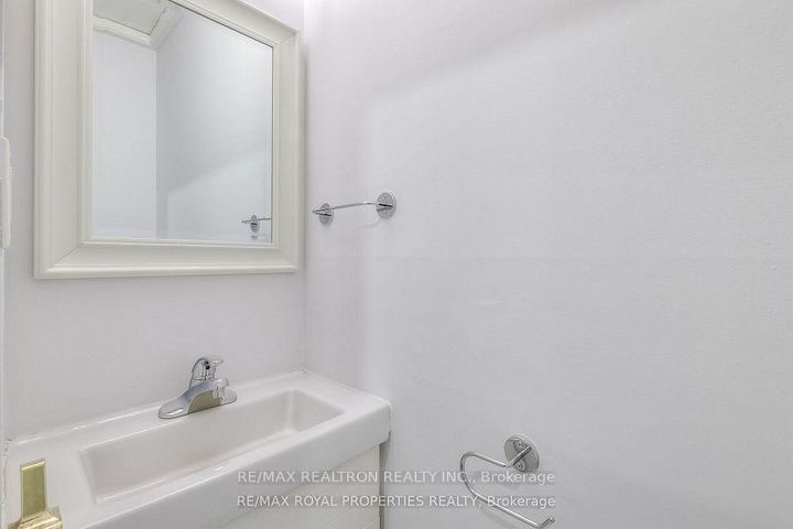 Photo 29 at 802 Modlin Road, Bay Ridges, Pickering