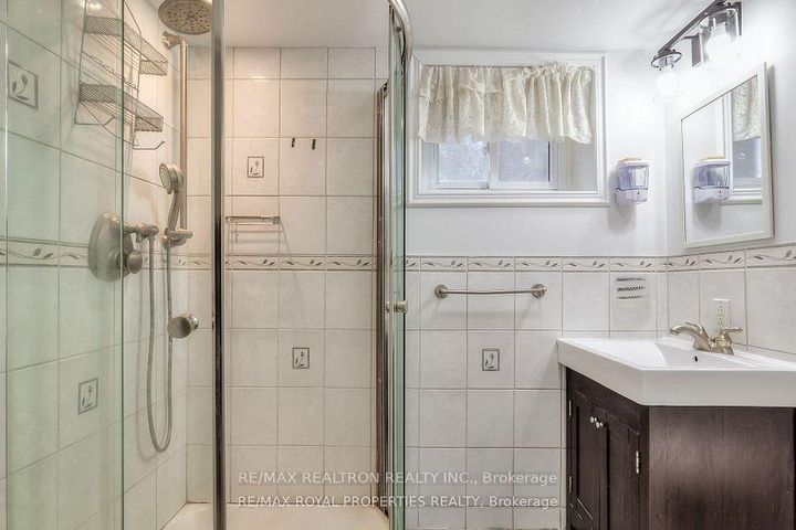 Photo 30 at 802 Modlin Road, Bay Ridges, Pickering