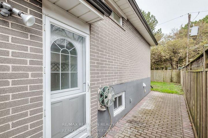 Photo 32 at 802 Modlin Road, Bay Ridges, Pickering