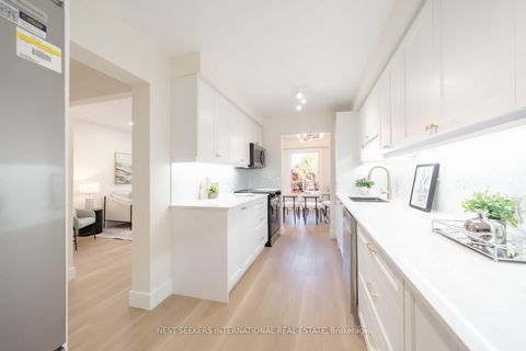 Photo 8 at 23 - 3430 Brandon Gate Drive, Malton, Mississauga