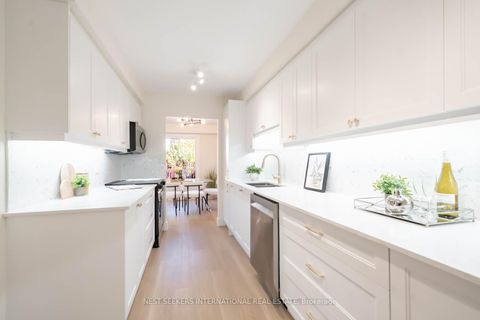 Photo 9 at 23 - 3430 Brandon Gate Drive, Malton, Mississauga