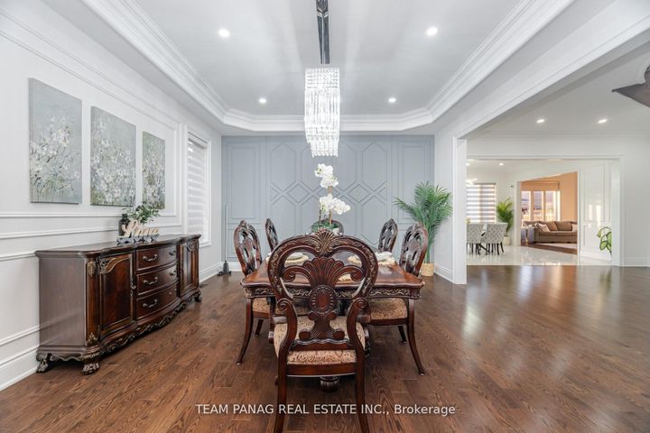 Photo 9 at 26 Snaresbrook Crescent, Toronto Gore Rural Estate, Brampton