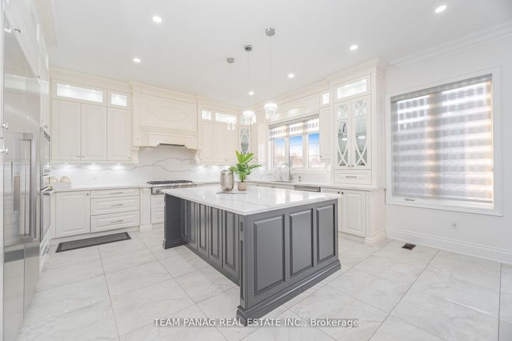 Photo 10 at 26 Snaresbrook Crescent, Toronto Gore Rural Estate, Brampton