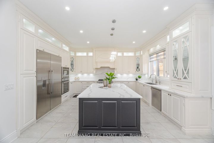 Photo 11 at 26 Snaresbrook Crescent, Toronto Gore Rural Estate, Brampton